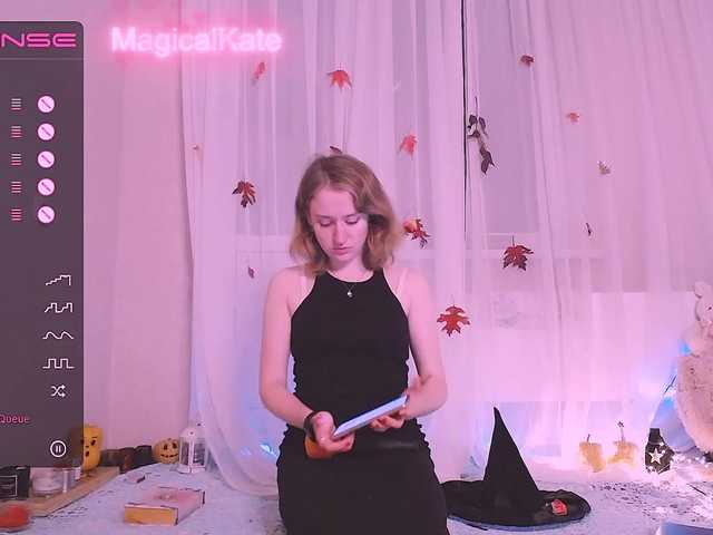 Fotos MagicalKate Halloween party. Magic oil on my body @remain , full naked in pvt