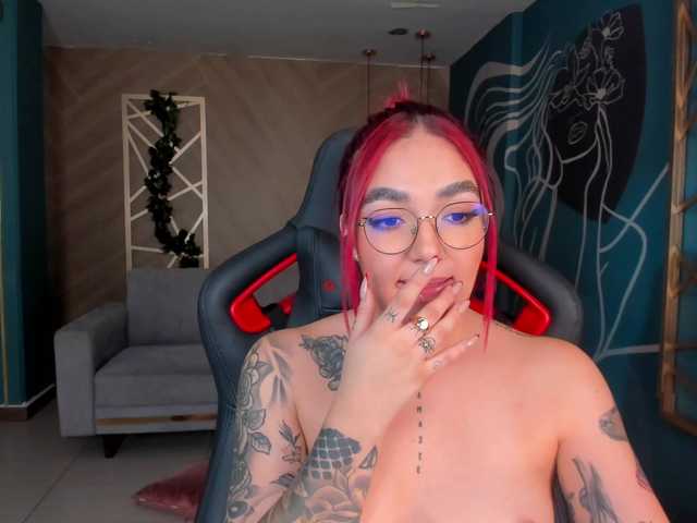 Fotos RosalineMay ⭐You like what you see? I can surprise you more♥♥ ​IG: @​Rosalinemay_x ♥♥ At goal: Make me cum!! @remain tks left